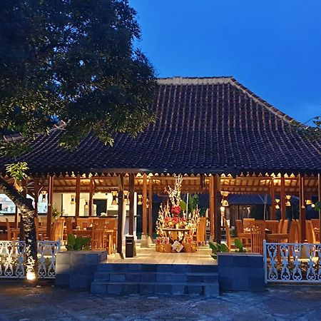 The Nalaya Hotel & Resto Magelang Luaran gambar